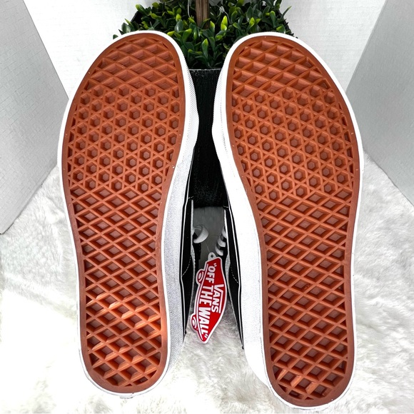 Vans Sk8-Hi High Top Canvas and Suede Sneakers Black and White  Size 6.5  NWT - Picture 10 of 14